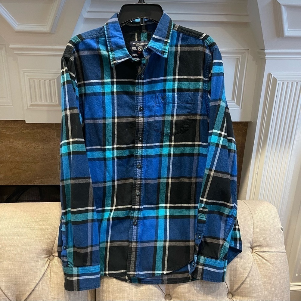 X:  American Eagle Outfitters Shirt Men's Large Prep Fit Blue Black Button Plaid